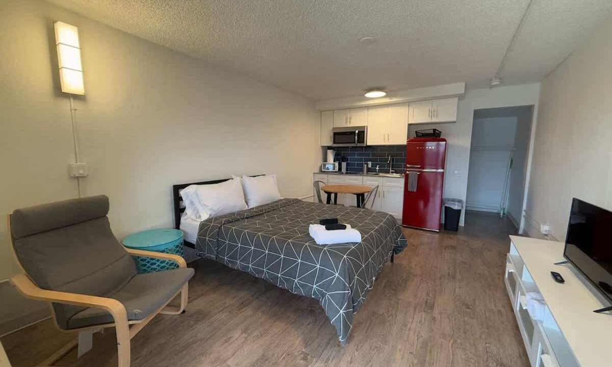 St. Johns Apartment | [08] ATX Studio: 1 Queen, Dog Park, Laundry Access