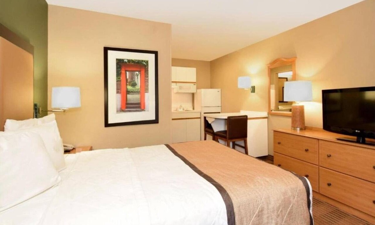 Germantown Apartment | 1 King Bed | Suite, Nsmk, Kitchen, Sofa-Bed