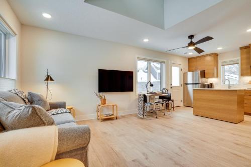 Northfield Apartment | < 1 Mi to Carleton College: WFH-Friendly Apartment