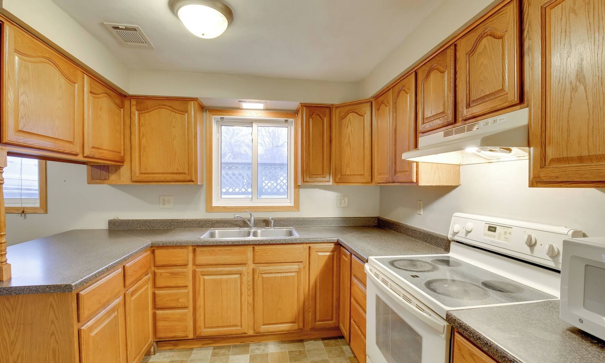 Owatonna House | 1 Mi to Dtwn Owatonna: Cozy Duplex Home!