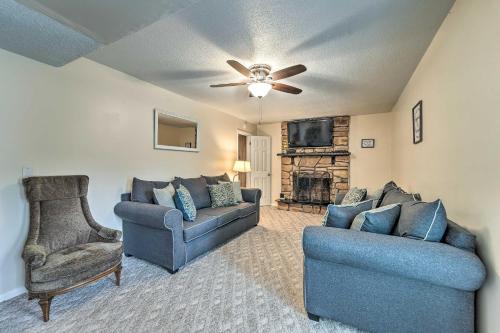 McCutcheon Field House | 1 Mi to MCAS New River: Peaceful Home w/Patio