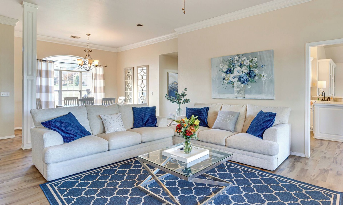 Edmond House | < 1 Mi to Oak Tree National: Cozy Getaway!