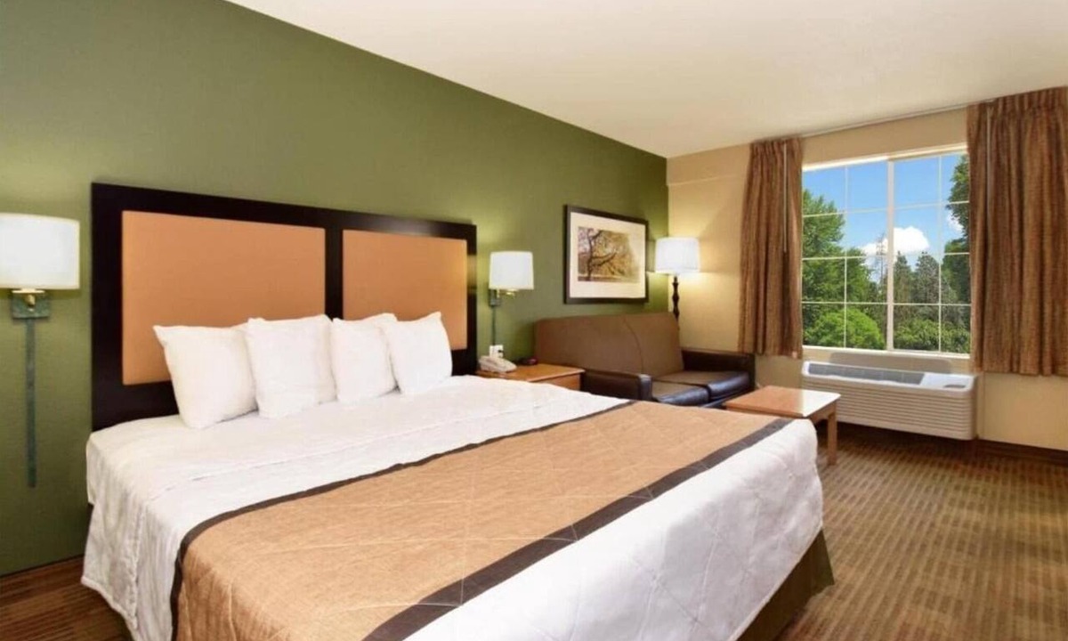 Germantown Apartment | 1 Queen Bed | Non-Smoking, Kitchen