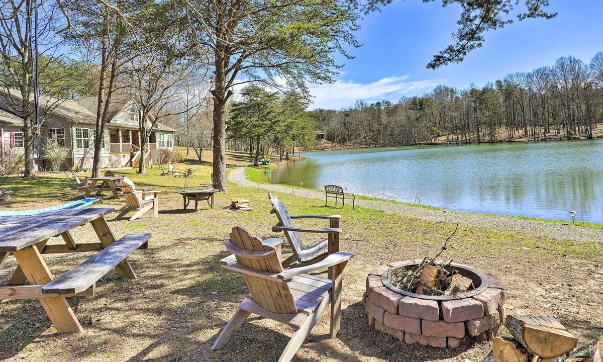 Trenton Cabin | 10 Mi to Drive-In: Lakefront Trenton Cabin!