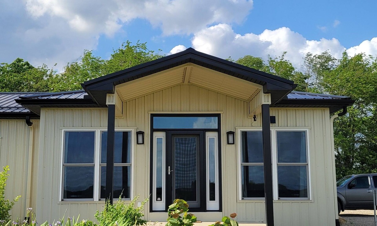 Jamesport House | 10 min from downtown Jamesport, MO