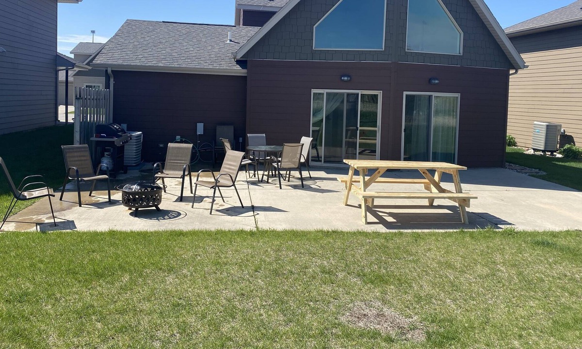 West Okoboji Cabin | 10% off 3 nights or more for stays after aug 15th! Beautiful Okoboji, IA!