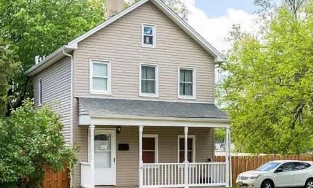 Morgan House | 107 Quaint Renovated Single Family 3 Bdrm House