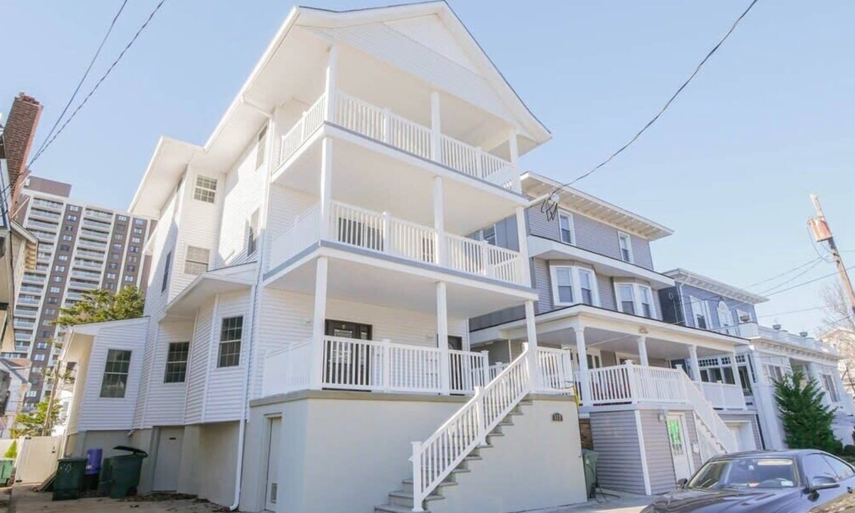 Atlantic City Condo | 10BED/2.5 BA Bartram Beach Retreat
