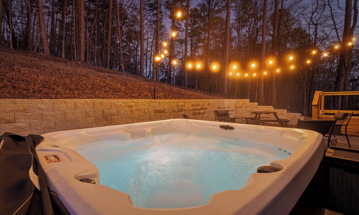 Chickamauga House | 12bdr| 34+ppl|TripleTreehomes|HotTubs|Chatt Vistas