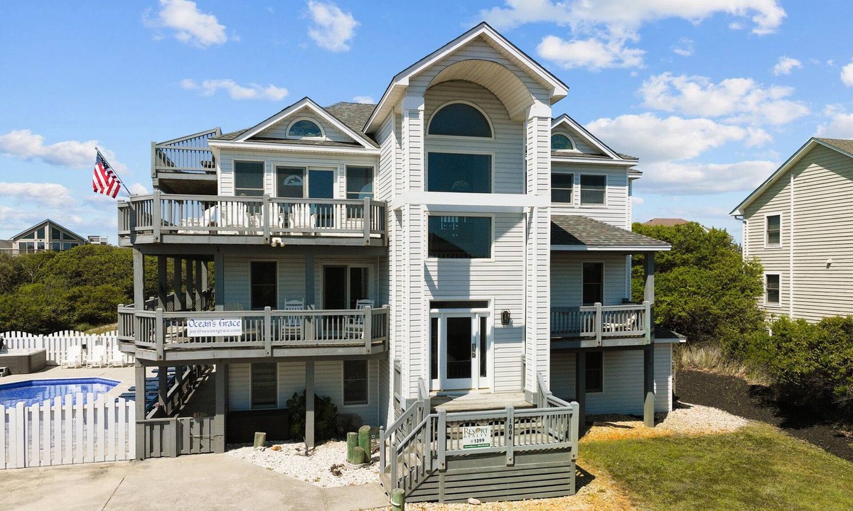 Whalehead Beach House | 1399 - Ocean's Grace - Dog-Friendly Corolla | Hot Tub & Saltwater Pool