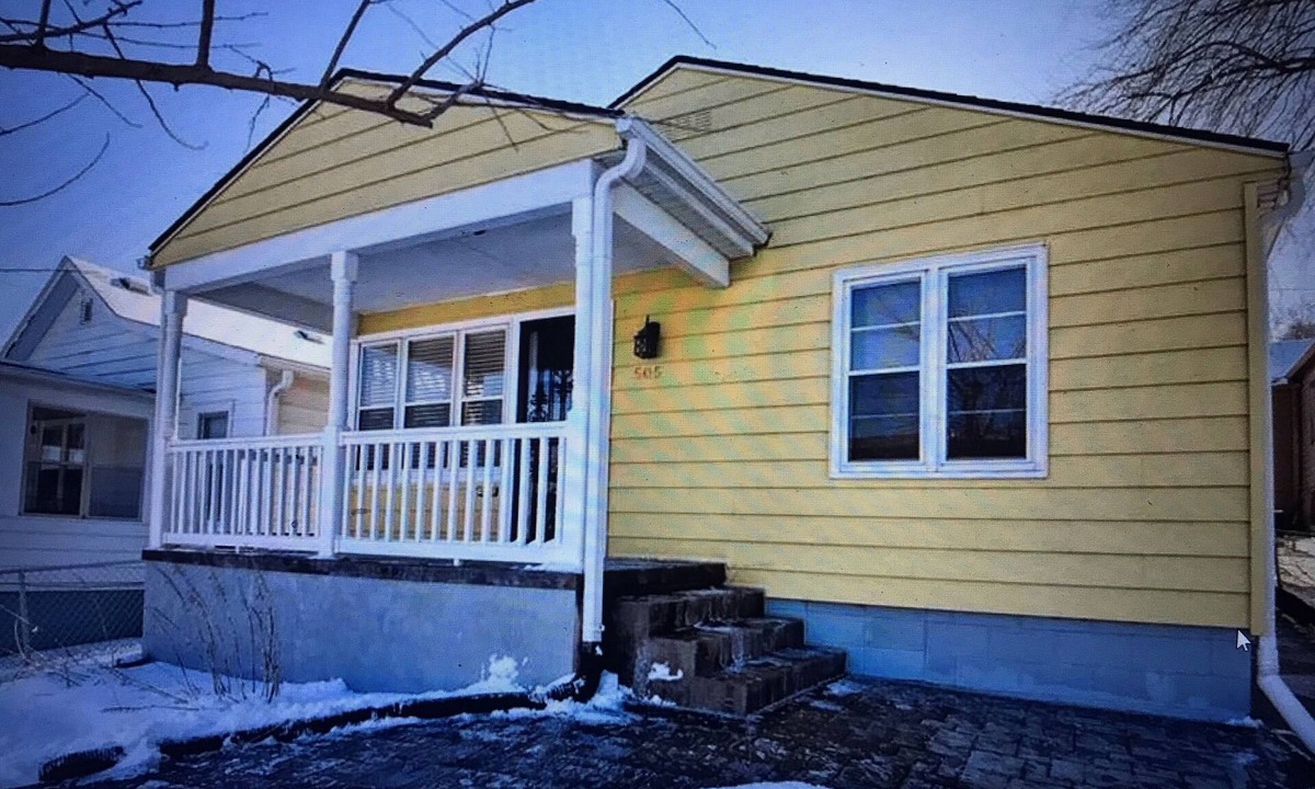 Dahlman House | 15 mins walk to The old market area, Its called Easy peasy