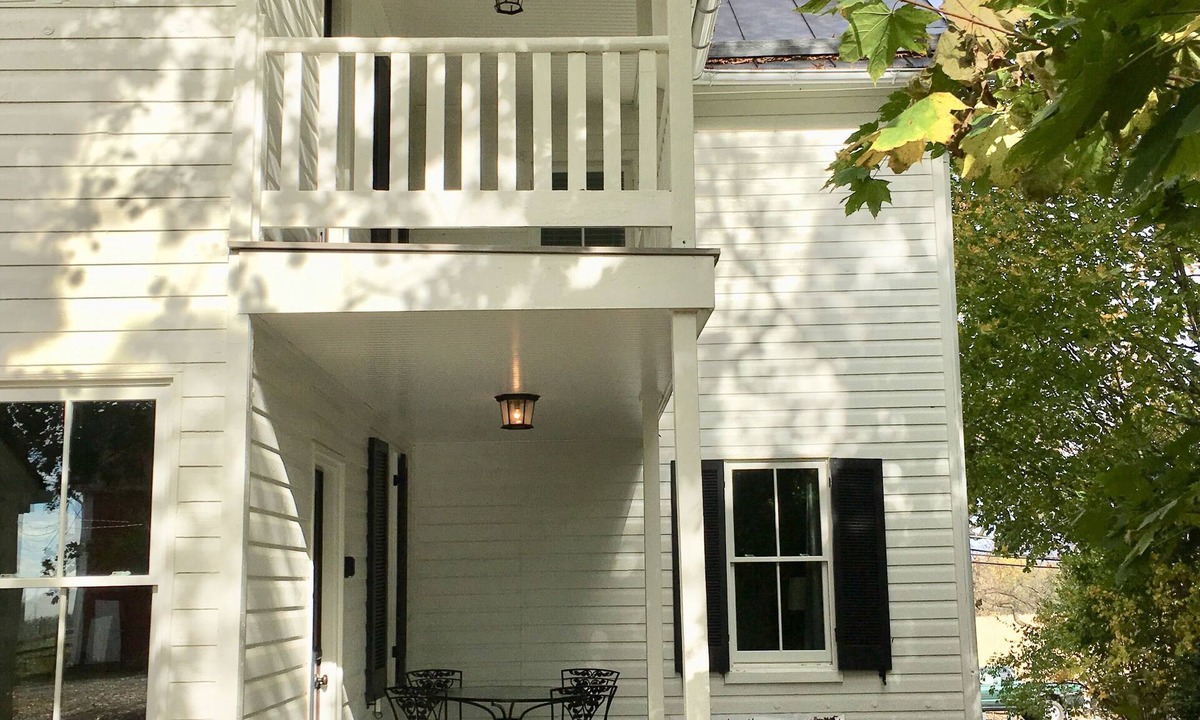 Jefferson House | 1886 Historic farmhouse cottage