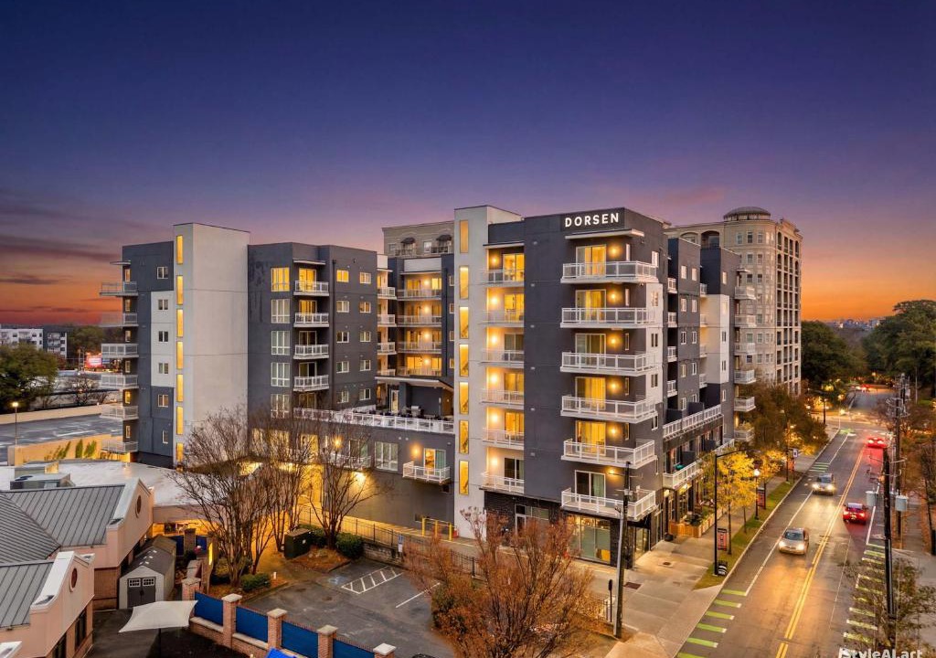 SoNo Apartment | 1B1B Midtown Apartment Private Balcony, Views, Gym - 1B4