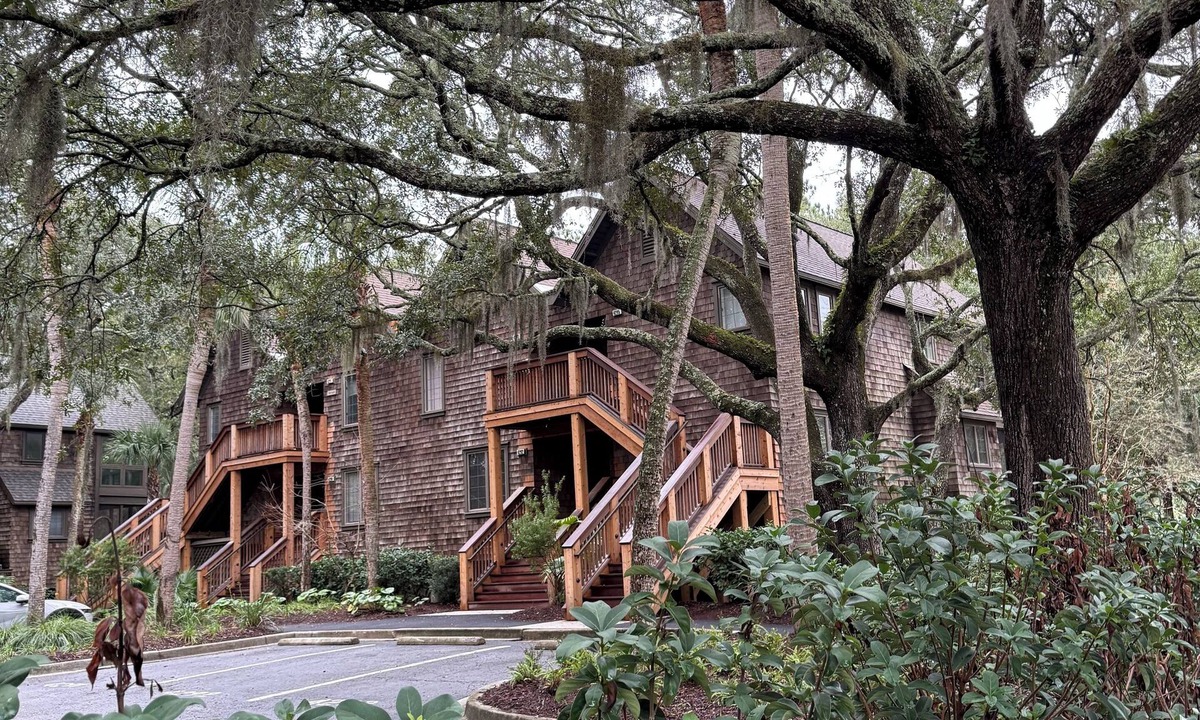 Kiawah Island Villa | 1st Floor Mariner's Watch Villa Near Beach with Lagoon View