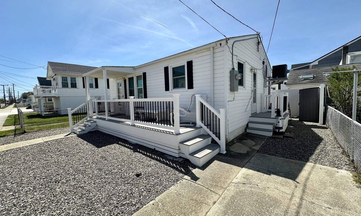 North Wildwood Cottage | 2 bedroom, 1 bath, North Wildwood beach cottage!