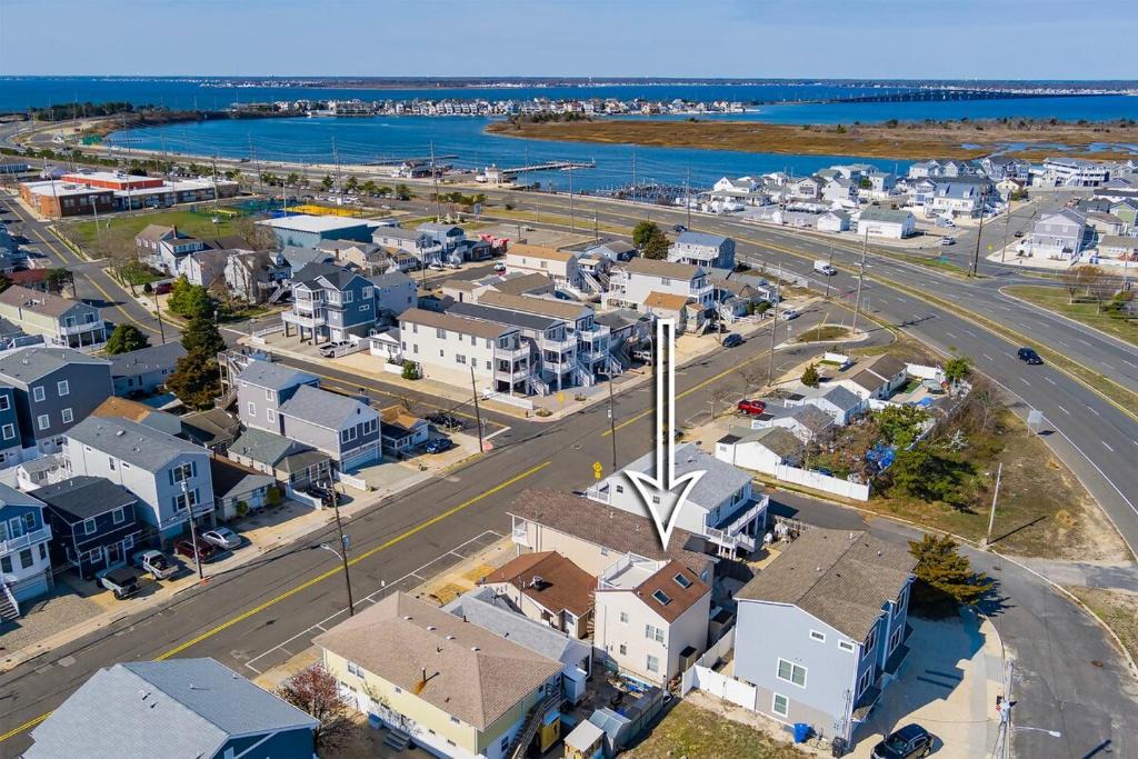 Seaside Heights Apartment | 2 bedroom Condo with BBQ Beach Badges parking and 2 blocks to the beach