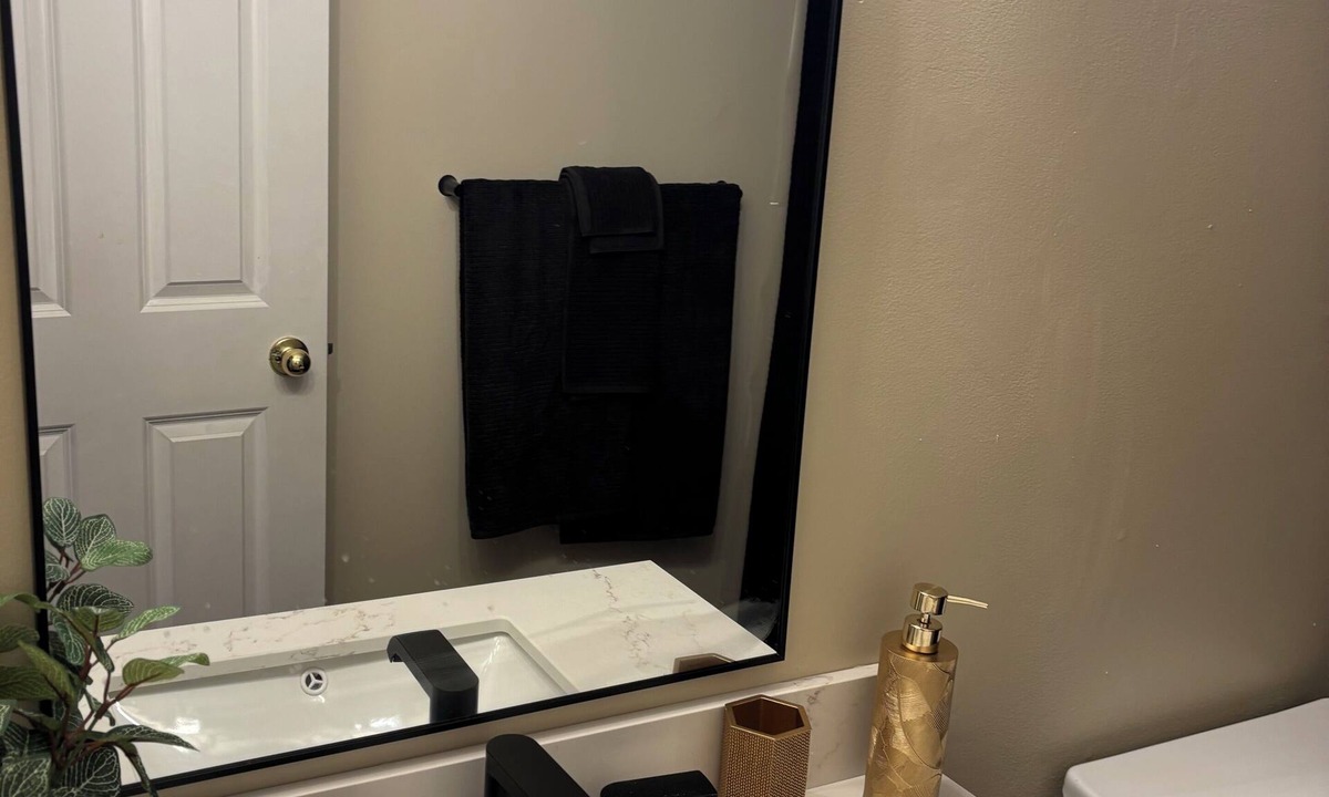 Shakopee Apartment | 2-bedroom corporate apartment in delightful Shakopee with AC comfort