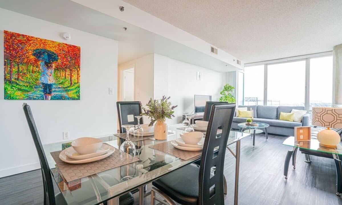 Downtown West Apartment | 2 Bedroom Fully Furnished Apartment in Baltimore Downtown