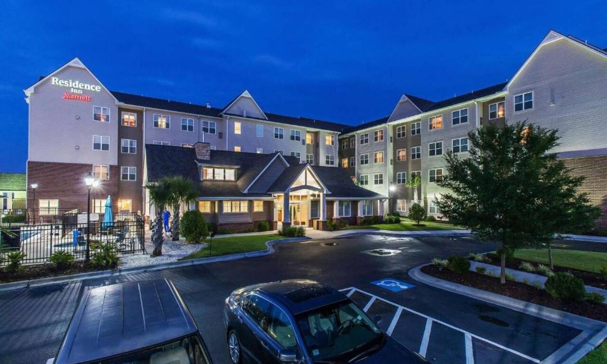 Florence Hotel | 2 Bedroom Suite w/Kitchen + Free Parking & Pool