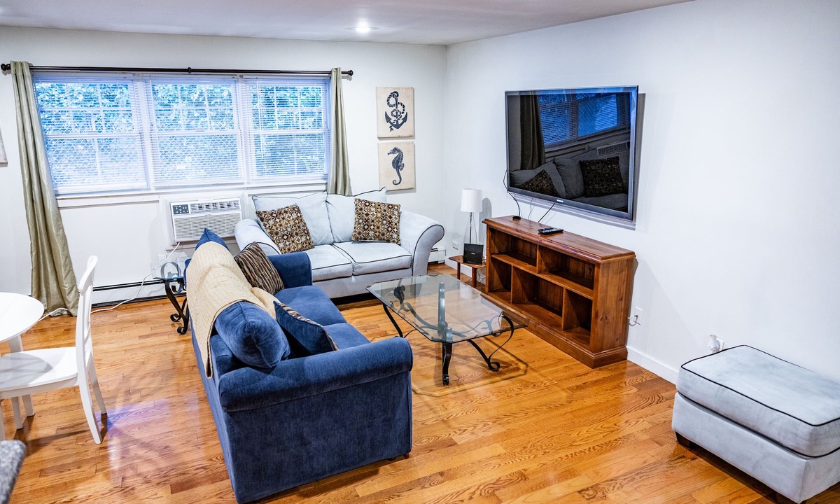 Asbury Park Condo | 2 blocks to the beach- pet friendly with parking!