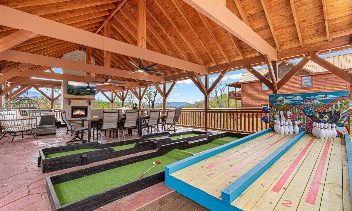 Caton Cabin | 2 Bowling Lanes | 8BR Smoky Mtn Lodge | Hot Tub + 85° Pool + Arcade | Sleeps 22