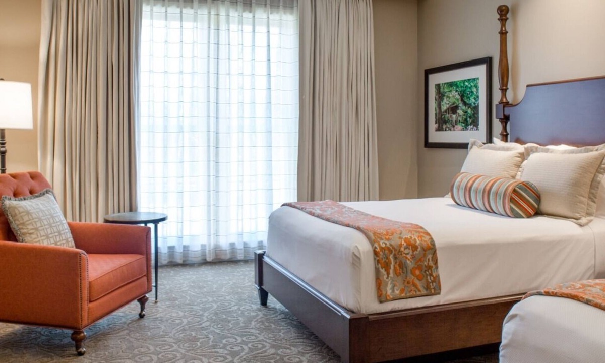 Mount Berry Hotel | 2 Elegant Accommodations in Nature's Embrace! Outdoor Pool, Pets Allowed!