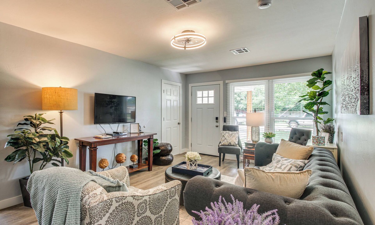 Musgrave-Pennington House | 2 Mi to OKC Fairgrounds: Pet-Friendly Home w/Yard