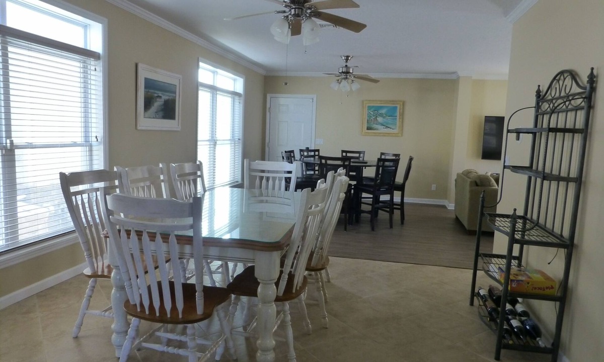 Point Pleasant Beach House | 2 min walk to Jenkinson's Beach/Boardwalk. Beautiful, large house for big family