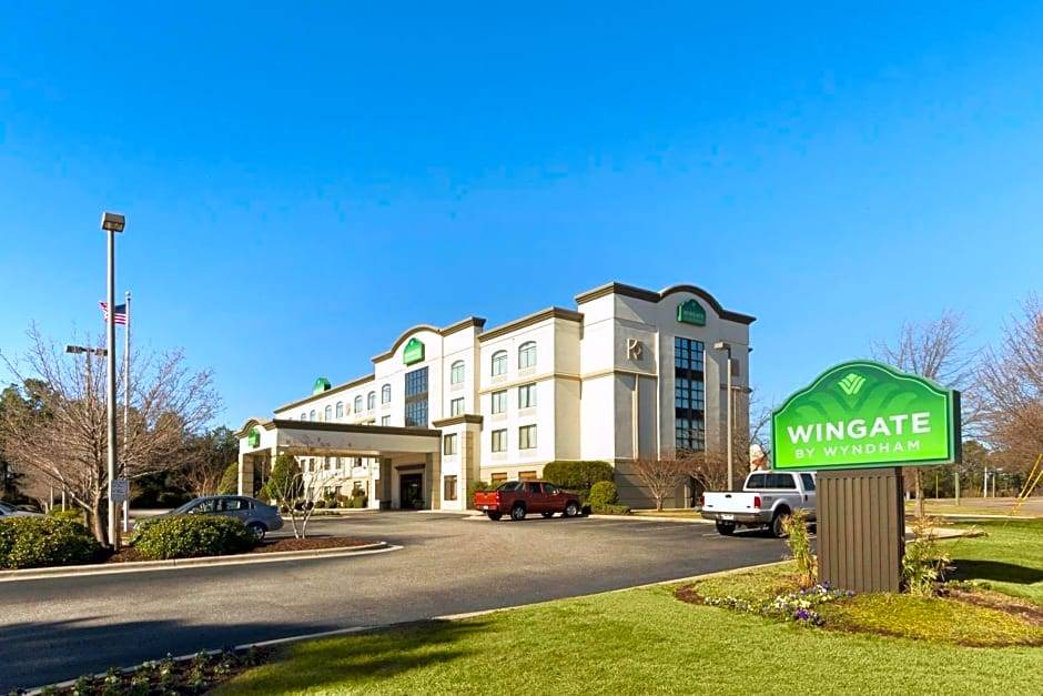 Terry Sanford Hotel | 2-Star Hotel ∙ Wingate by Wyndham Fayetteville/Fort Bragg