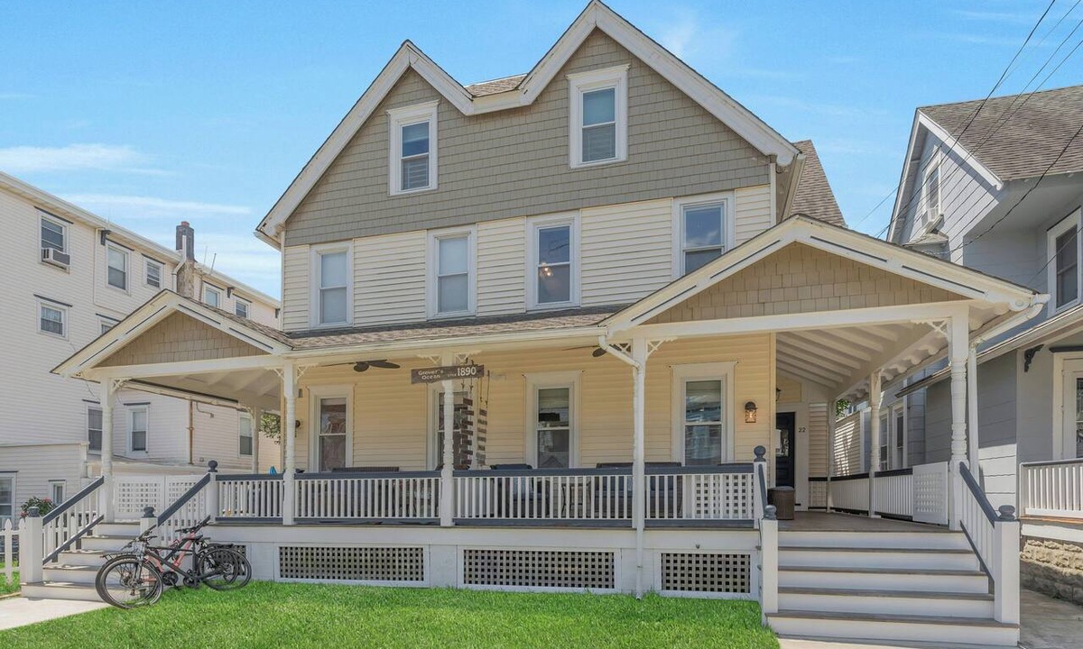 Ocean Grove House | 20-22 Grover's Ocean, spacious 10 bedroom home w/central AC, 1 block to beach!