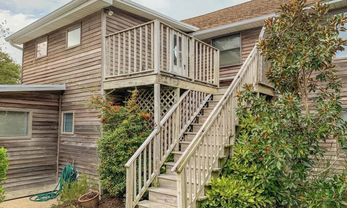 Cape May Point Condo | 221 Stites Avenue Unit #5(3BR/2BA)Beach Block
