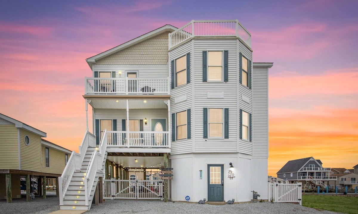 Tuckerton Beach House | 2450 SF of Luxury on the Lagoon!