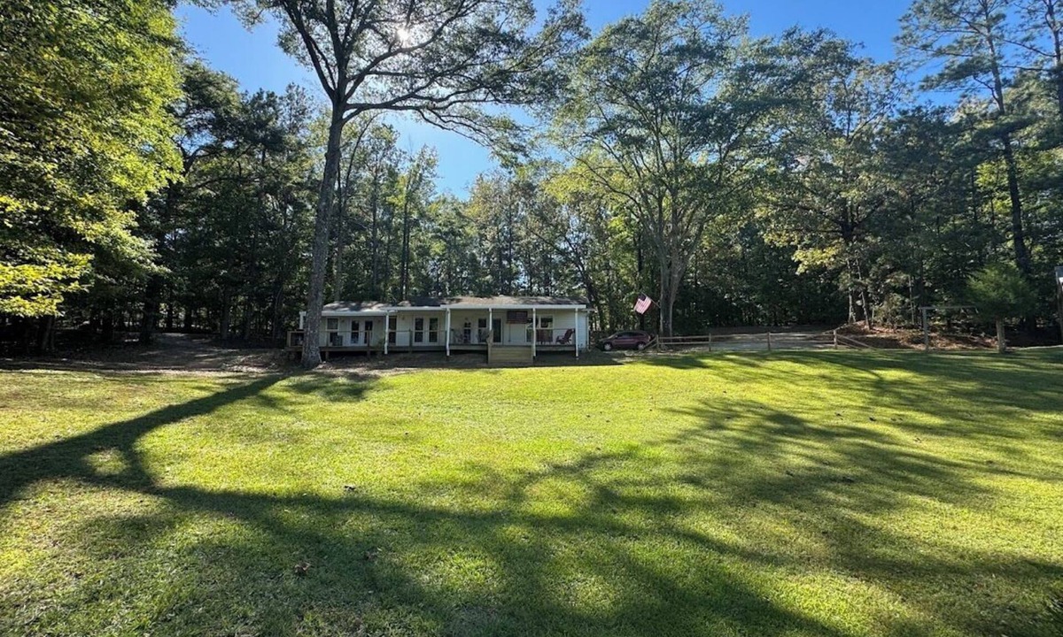 Valley House | 3/2 house w/private boat launch, full lake view porch. Sleeps 8-10. Parking+