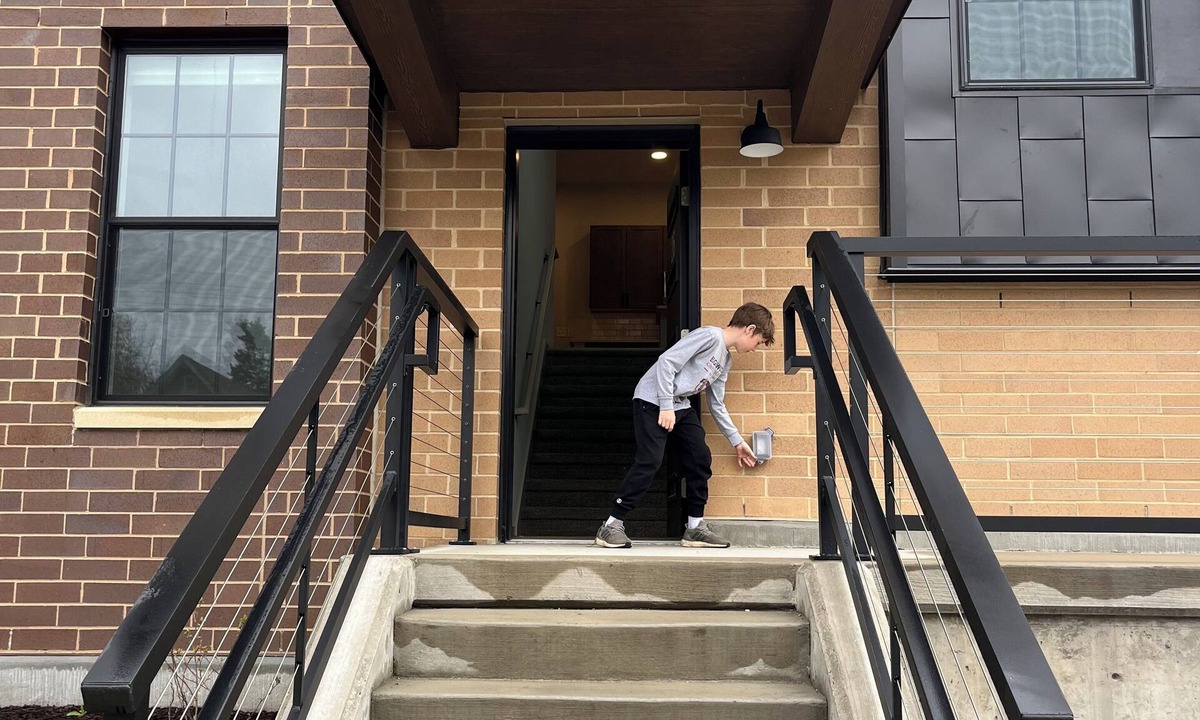Madison House | 3 bed 2 bath townhome in Madison with access to 20 foot on Lake Monona!