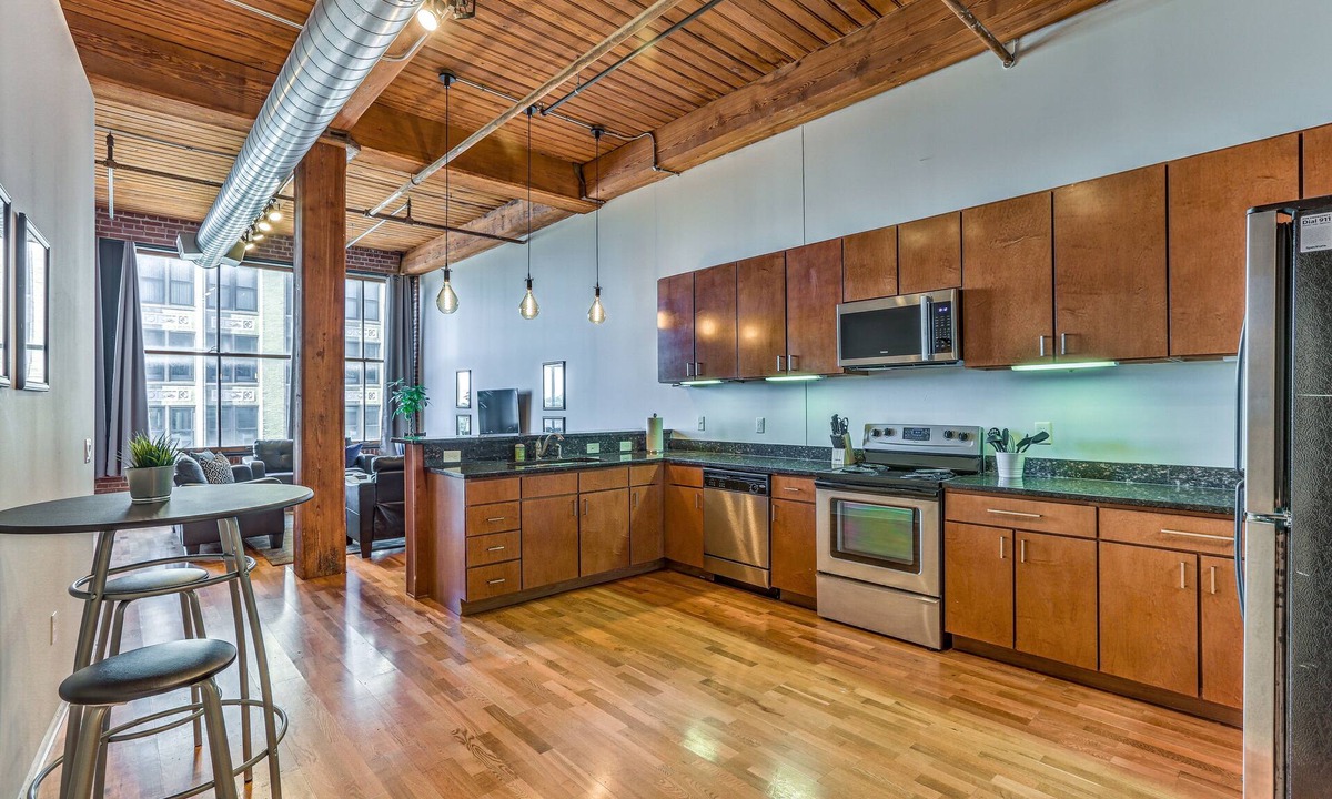 Downtown West Apartment | 3 Bed DWTN Loft✦Sleep 6✦Walk to Attractions✦Pets