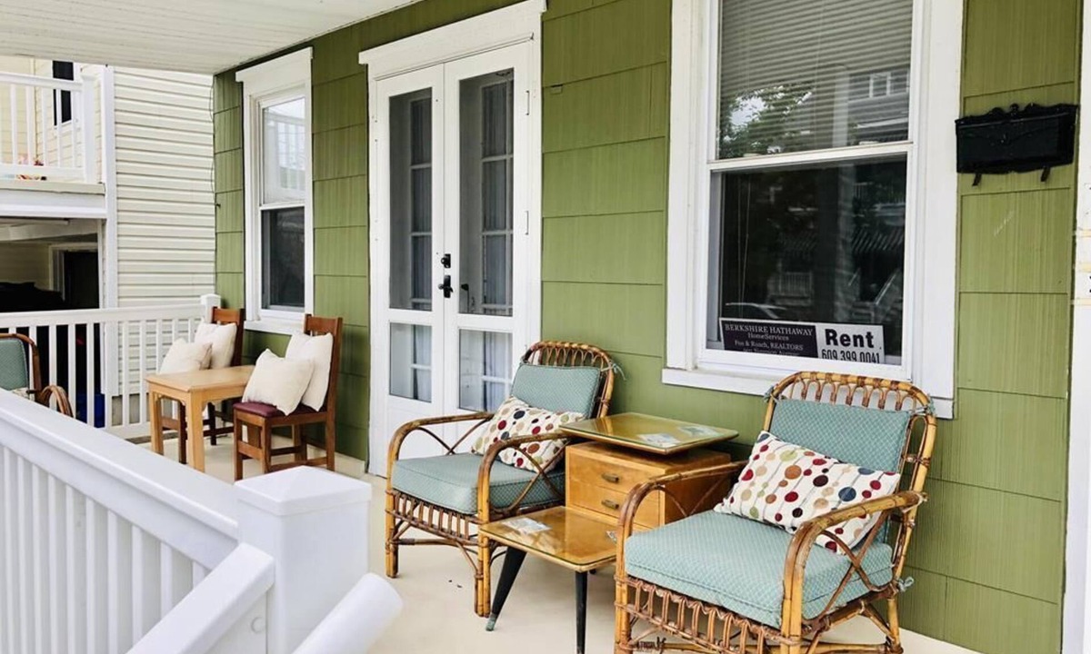 North End Condo | 3 bedroom, 1 full bath condo, close to the beach! Book today!