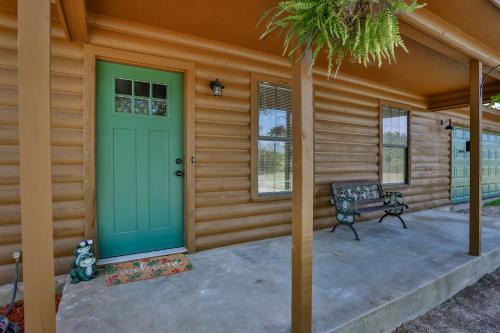 Thackerville House | 3-bedroom 2 bath With Hot Tub Near Winstar