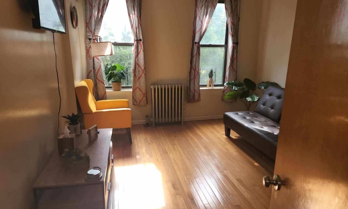 Flatbush Apartment | 3-bedroom apartment rental
