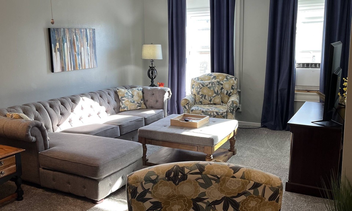 New Hampton Apartment | 3 Bedroom Apartment Above a Bar in Downtown New Hampton