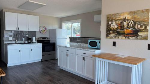 Lake City House | 3 Bedroom Condo with Lake Pepin views with access to shared outdoor pool
