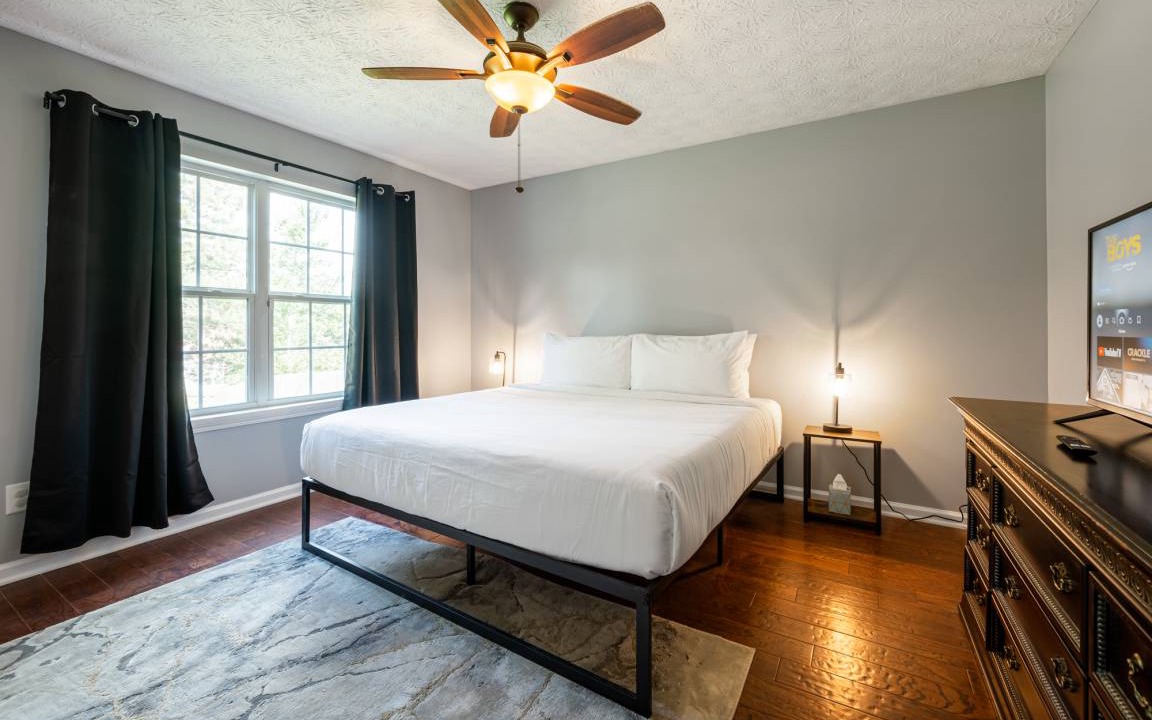 Emerson House | 3 Bedroom Emerson Home - 1 mile to LakePoint Sports Complex