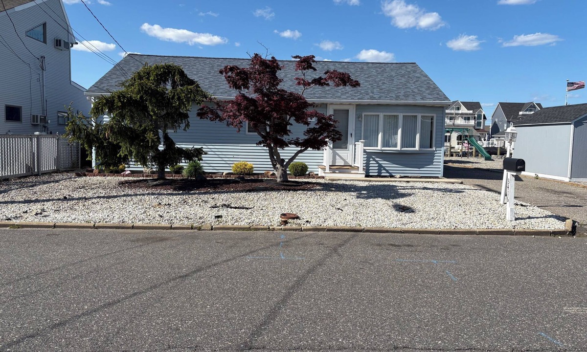 Point Pleasant - Toms River House | 3-bedroom house in lovely Toms River with AC and comfort