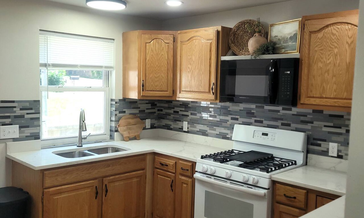 Estherville House | 3-bedroom house in marvelous Estherville with AC, WiFi. Enjoy your stay