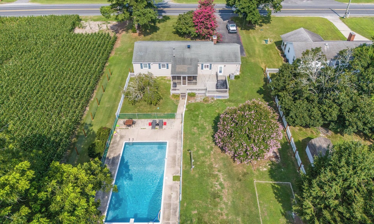 Harbeson House | 3-bedroom house with a pool, 8 miles to beaches. Quick trip to local attractions