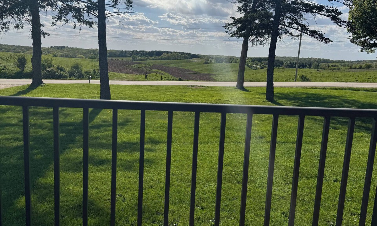 Littleport House | 3 Bedroom Scenic Ridge Retreat - Minutes to Backbone State Park