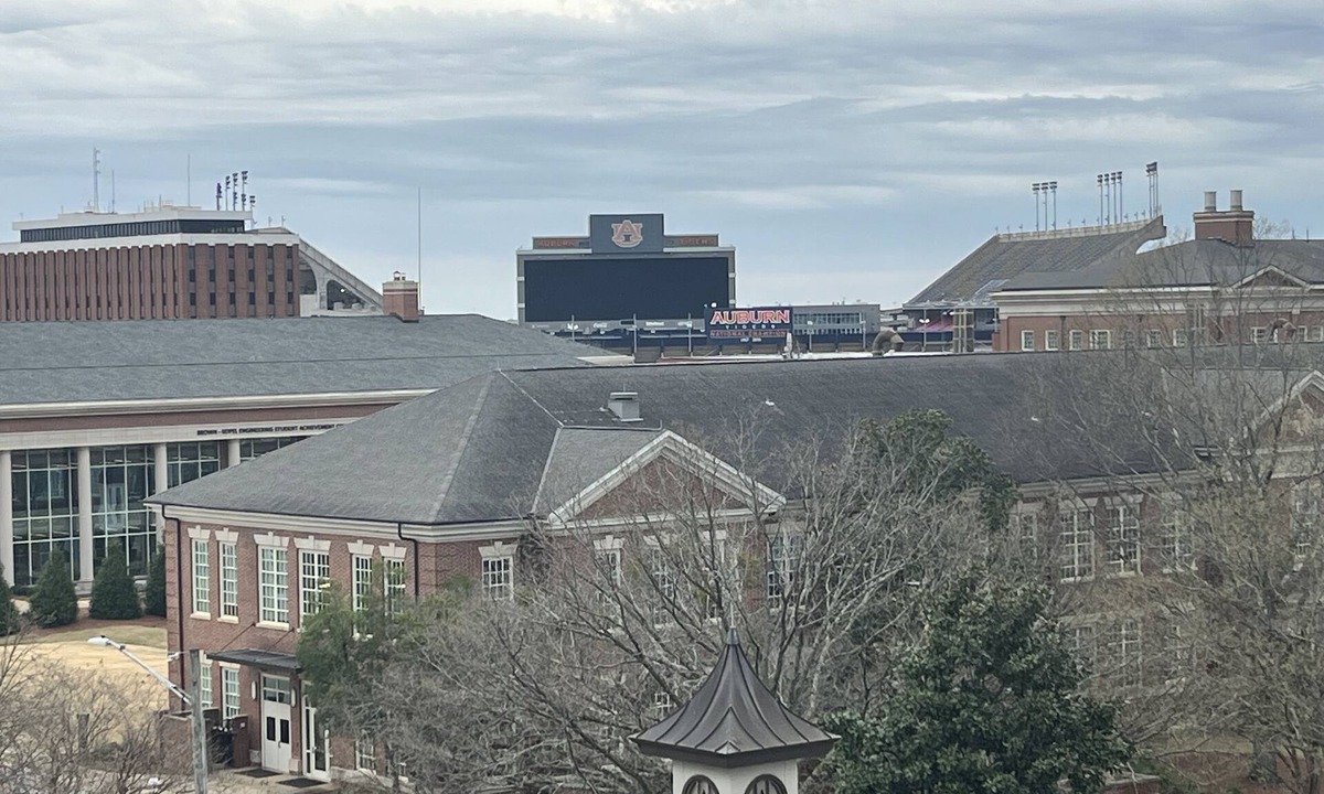 Auburn Condo | 3 beds 3 baths and amazing views of Jordan Hare!