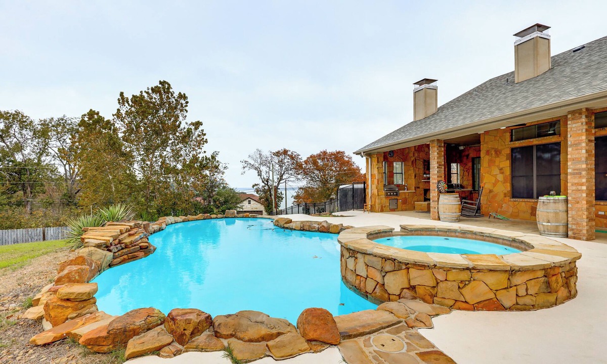 Belton House | 3 Mi to Lake! Belton Getaway w/Outdoor Kitchen