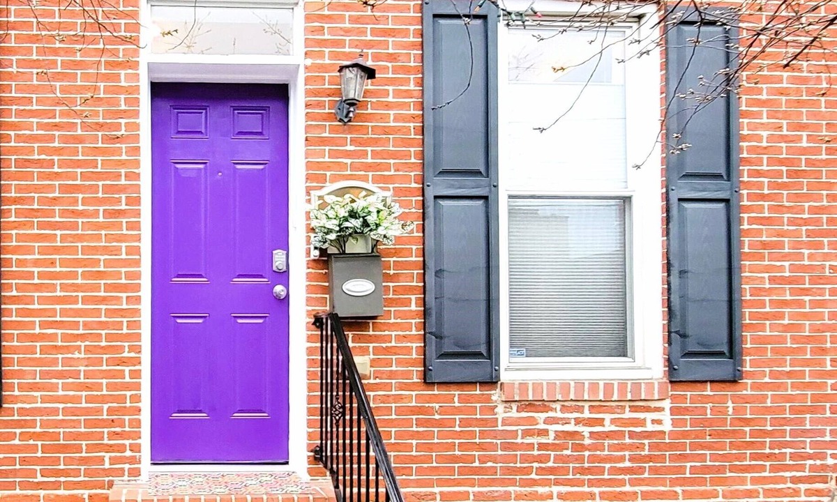 Downtown Baltimore House | 3 minutes to Orioles & Ravens stadiums and 10 minutes from the Baltimore Harbor.