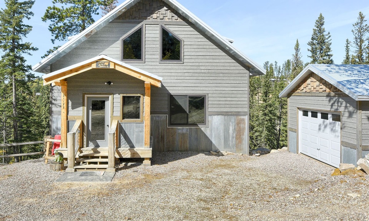 Lead Cabin | 3 story home nestled on a hillside near Terry Peak, AC, wifi and Hot Tub