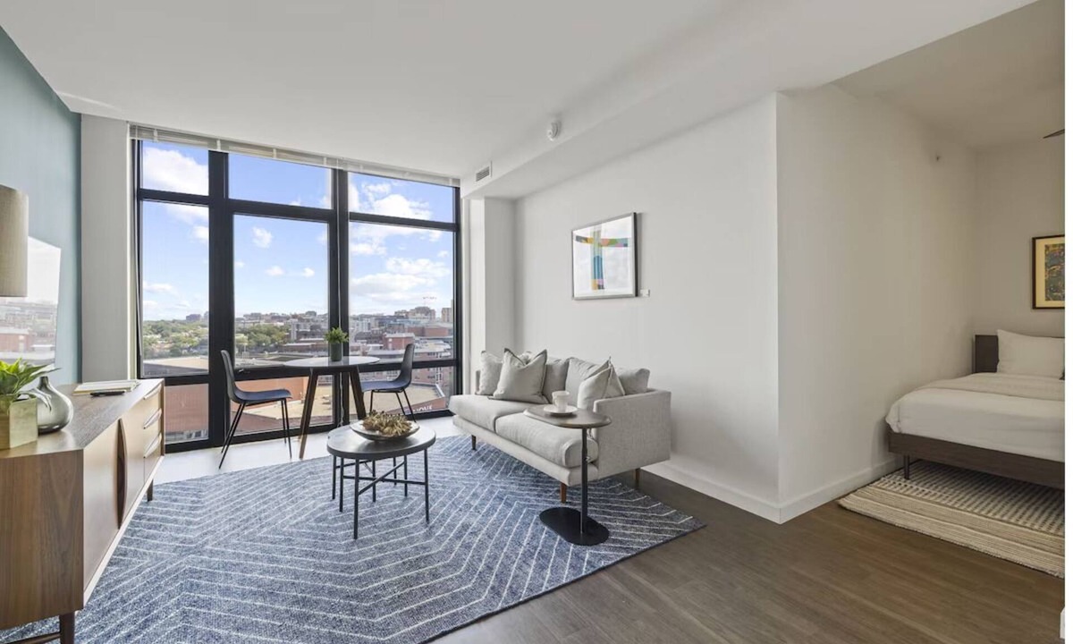 Bluemont Hotel | 3 Units | Family-Friendly Suites | Full Kitchen | Easy Access to DC Attractions